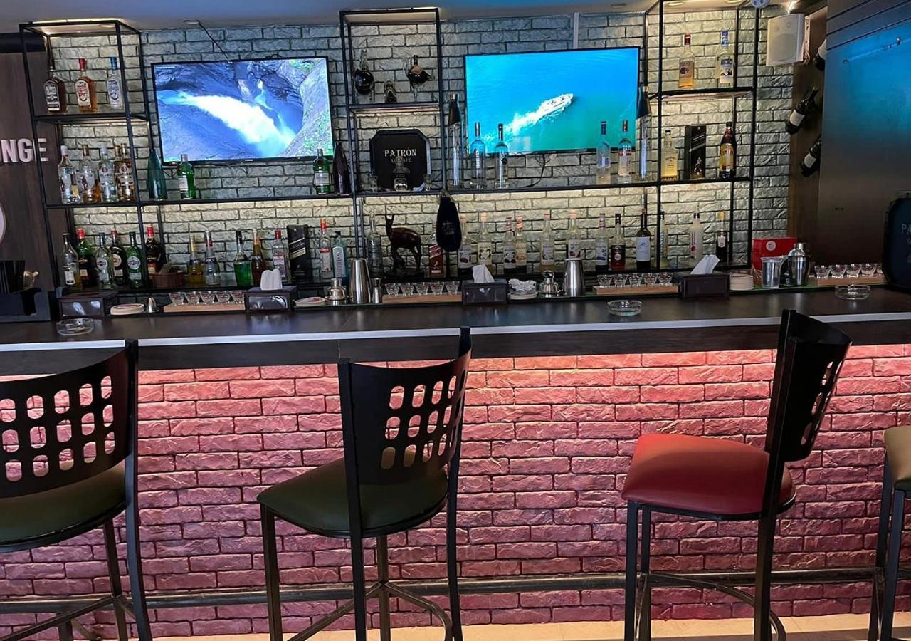 Torino Hotel Аман Екстериор снимка