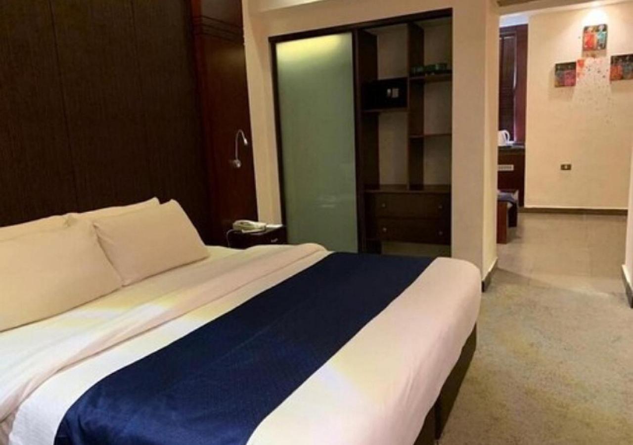 Torino Hotel Аман Екстериор снимка