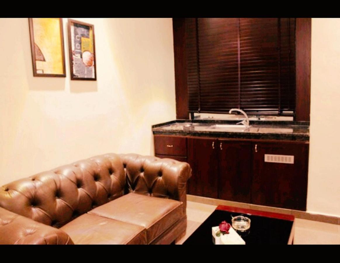 Torino Hotel Аман Екстериор снимка
