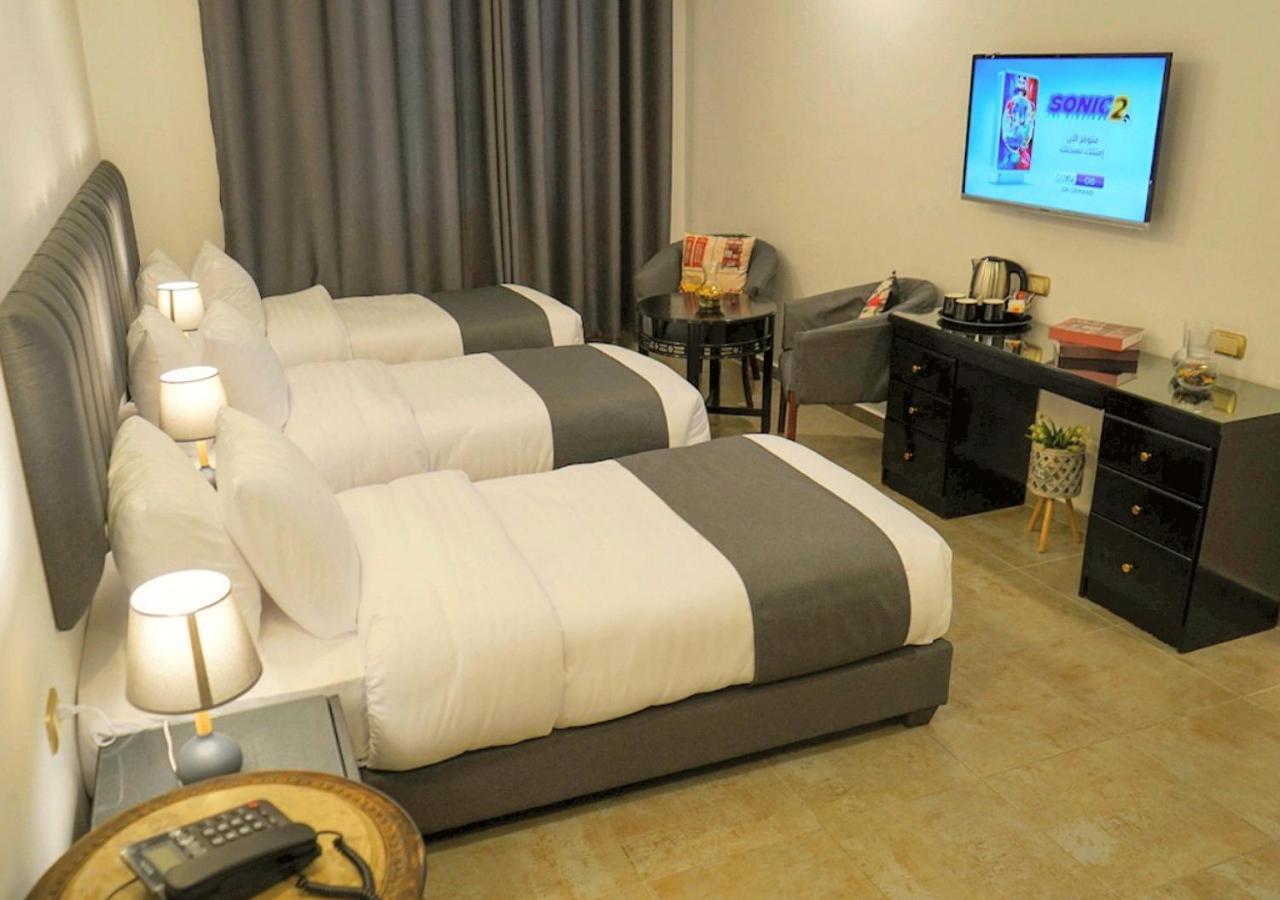 Torino Hotel Аман Екстериор снимка