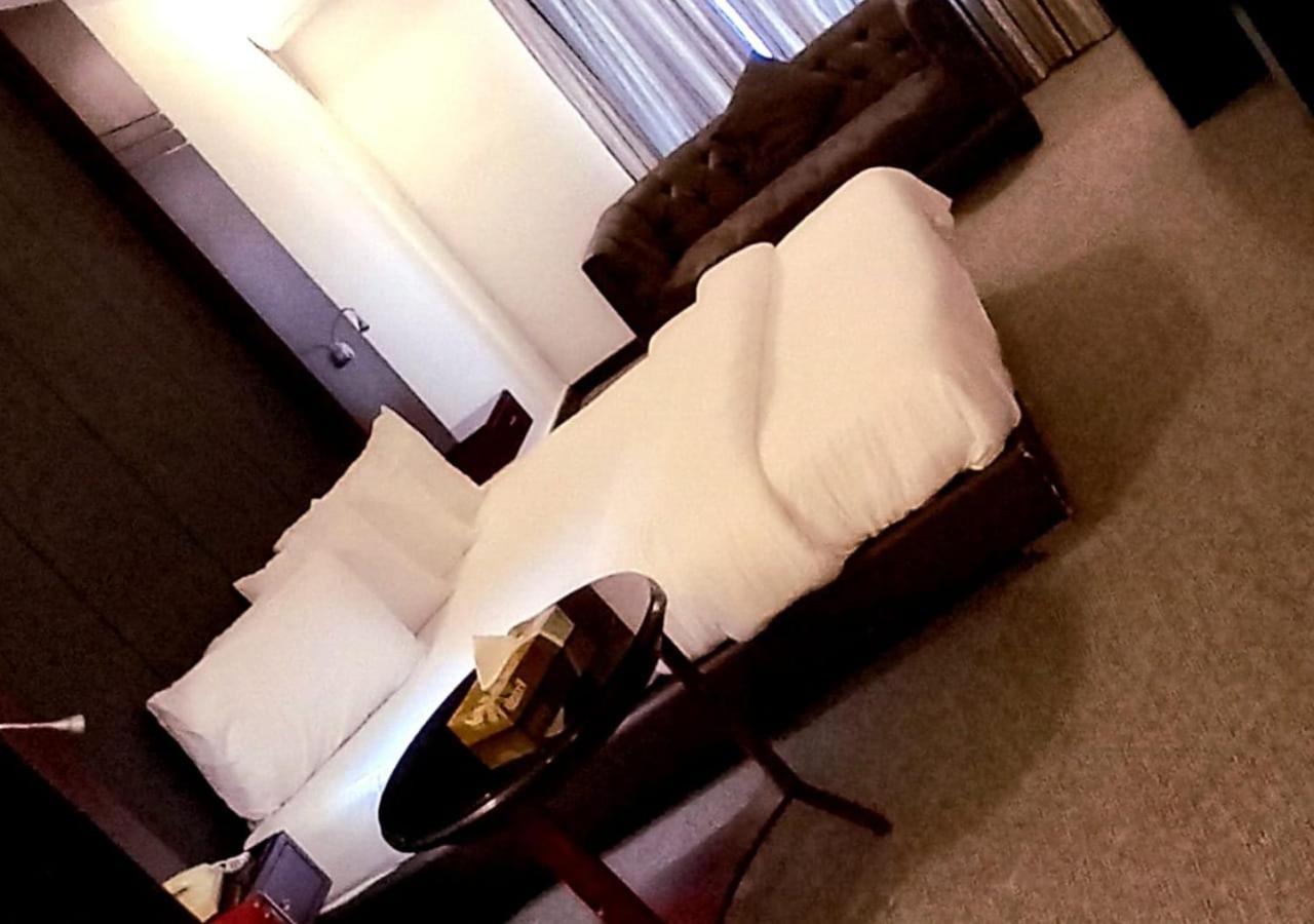 Torino Hotel Аман Екстериор снимка