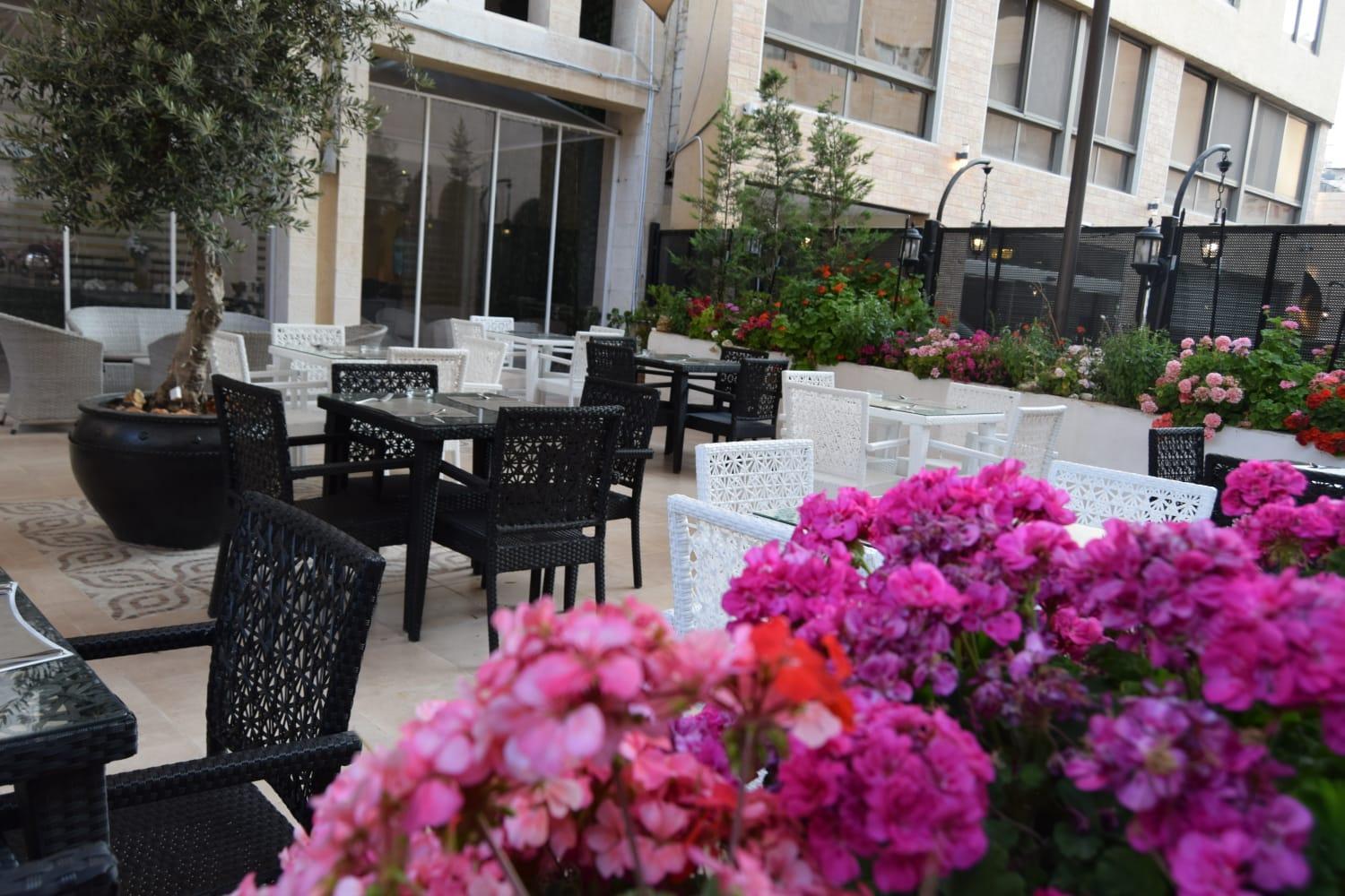 Torino Hotel Аман Екстериор снимка