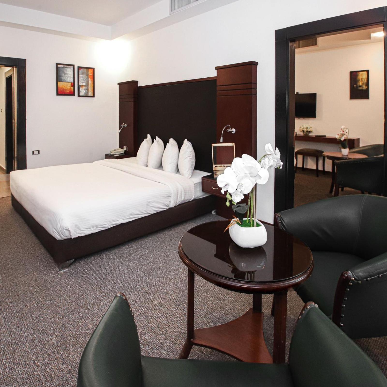 Torino Hotel Аман Екстериор снимка