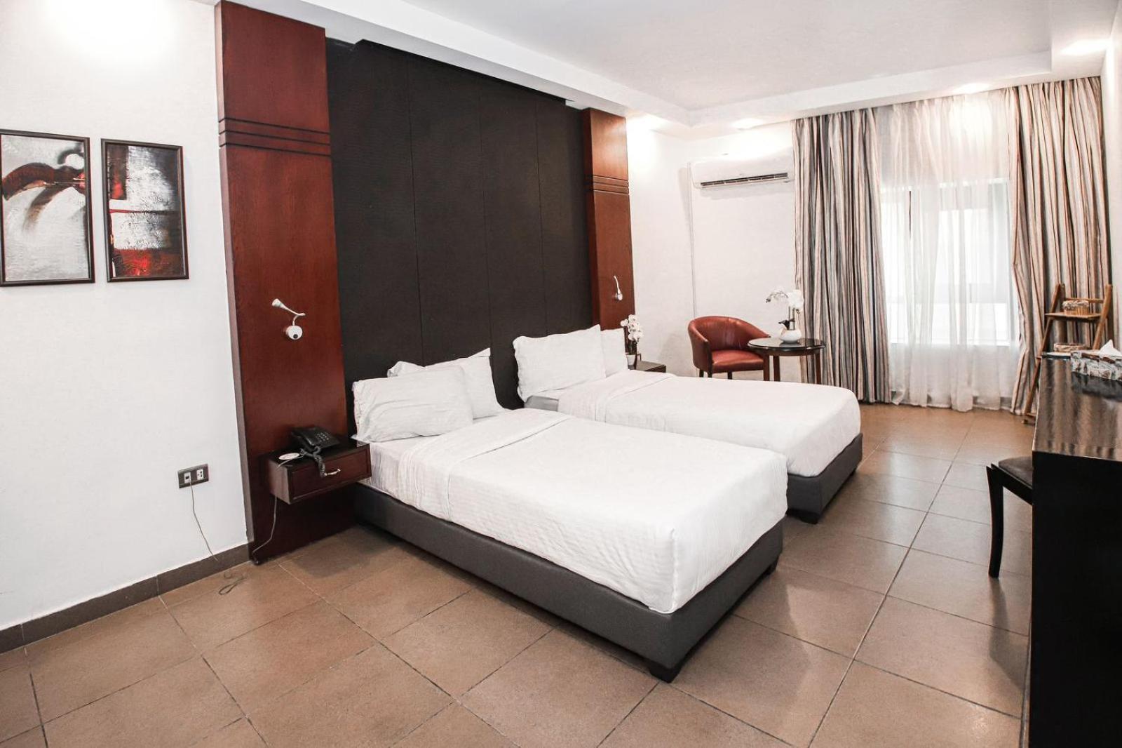 Torino Hotel Аман Екстериор снимка
