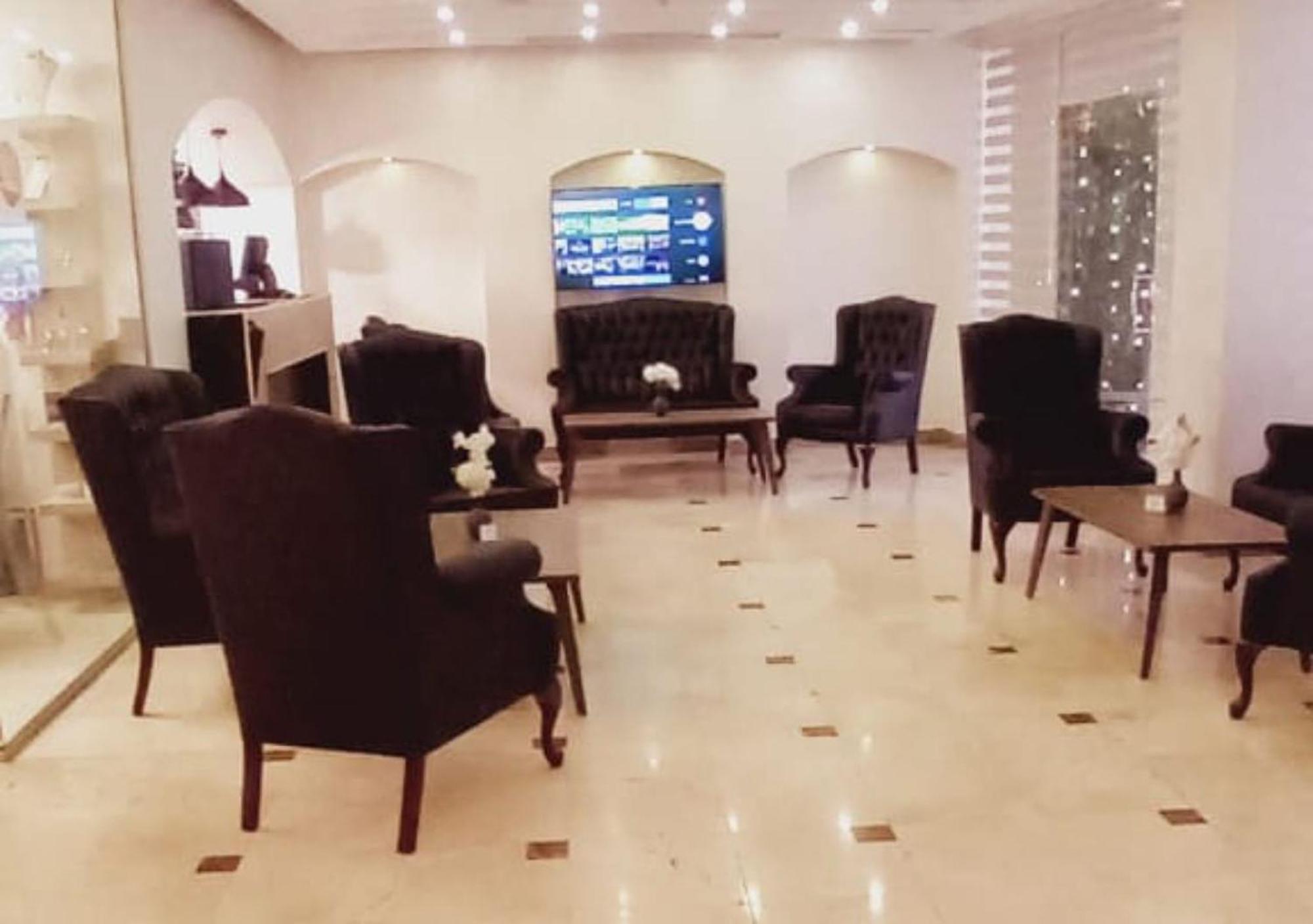 Torino Hotel Аман Екстериор снимка
