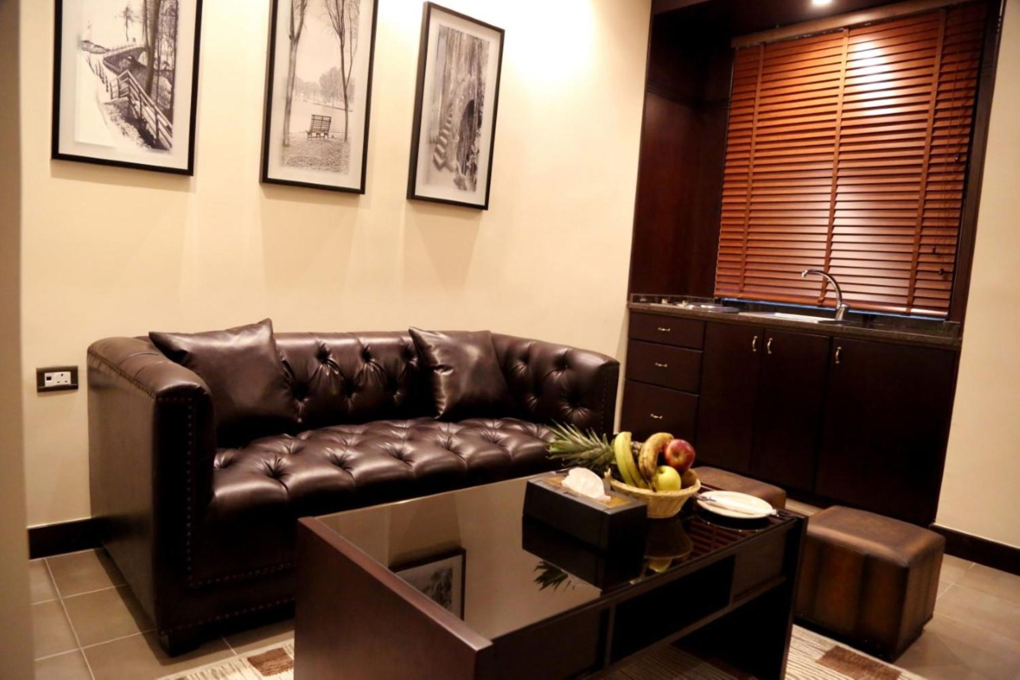 Torino Hotel Аман Екстериор снимка