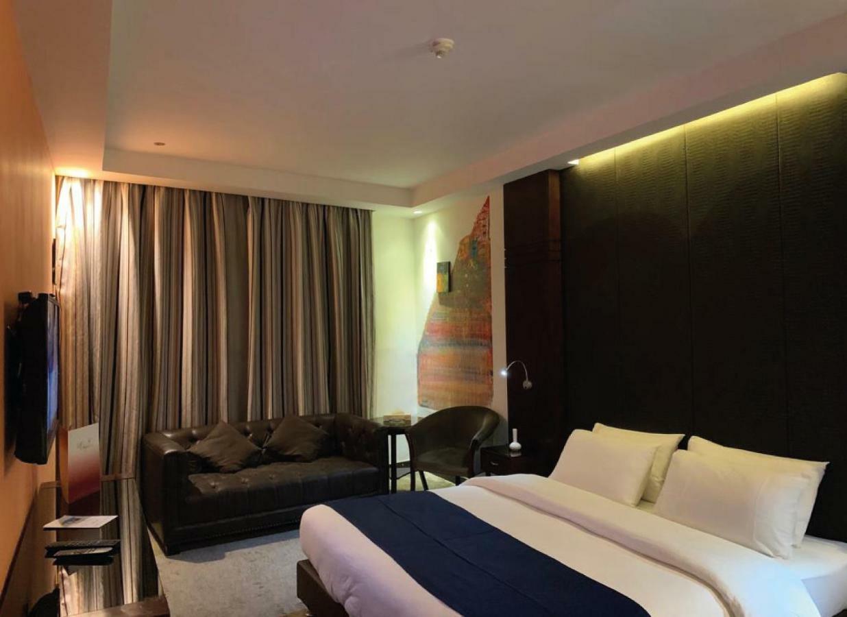 Torino Hotel Аман Екстериор снимка