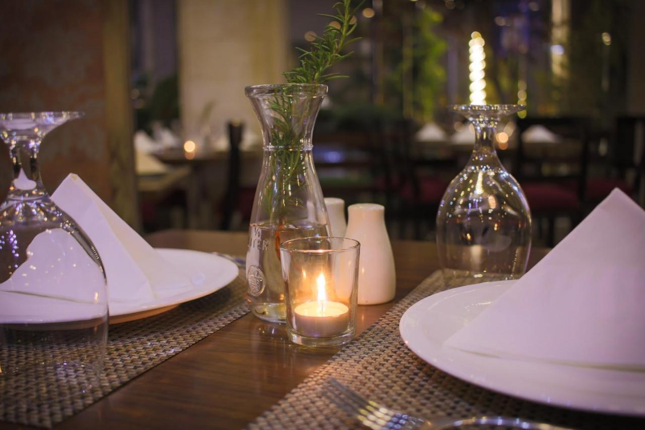 Torino Hotel Аман Екстериор снимка